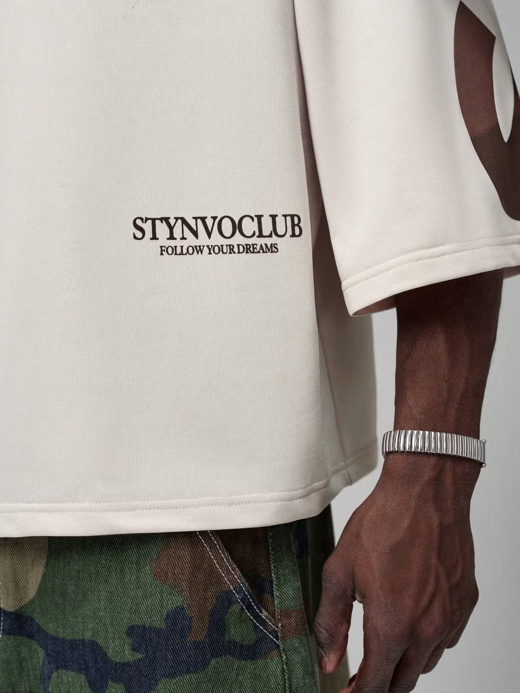 Loose-fitting knit t-shirt with patchwork print